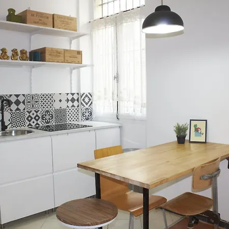Practical And Cosy Nest In A Good Location *
